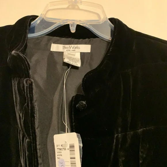 Black velvet like light coat size L Off Fifth NWT - Picture 2 of 5